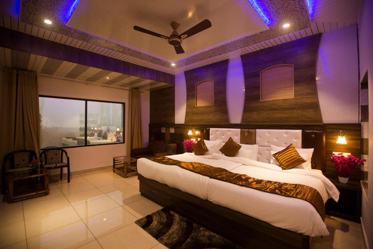 Hotel Kings Regency Drang Exterior photo